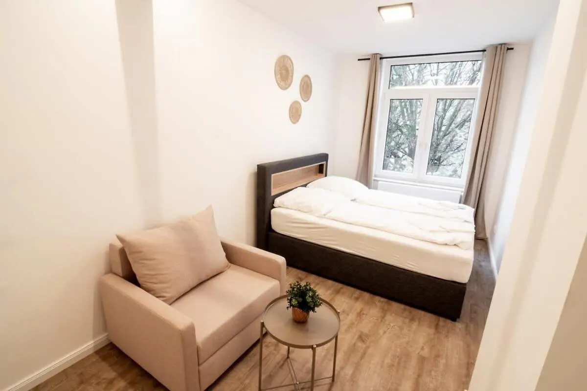 Hamburg Gem For 12 Apartment 0*,